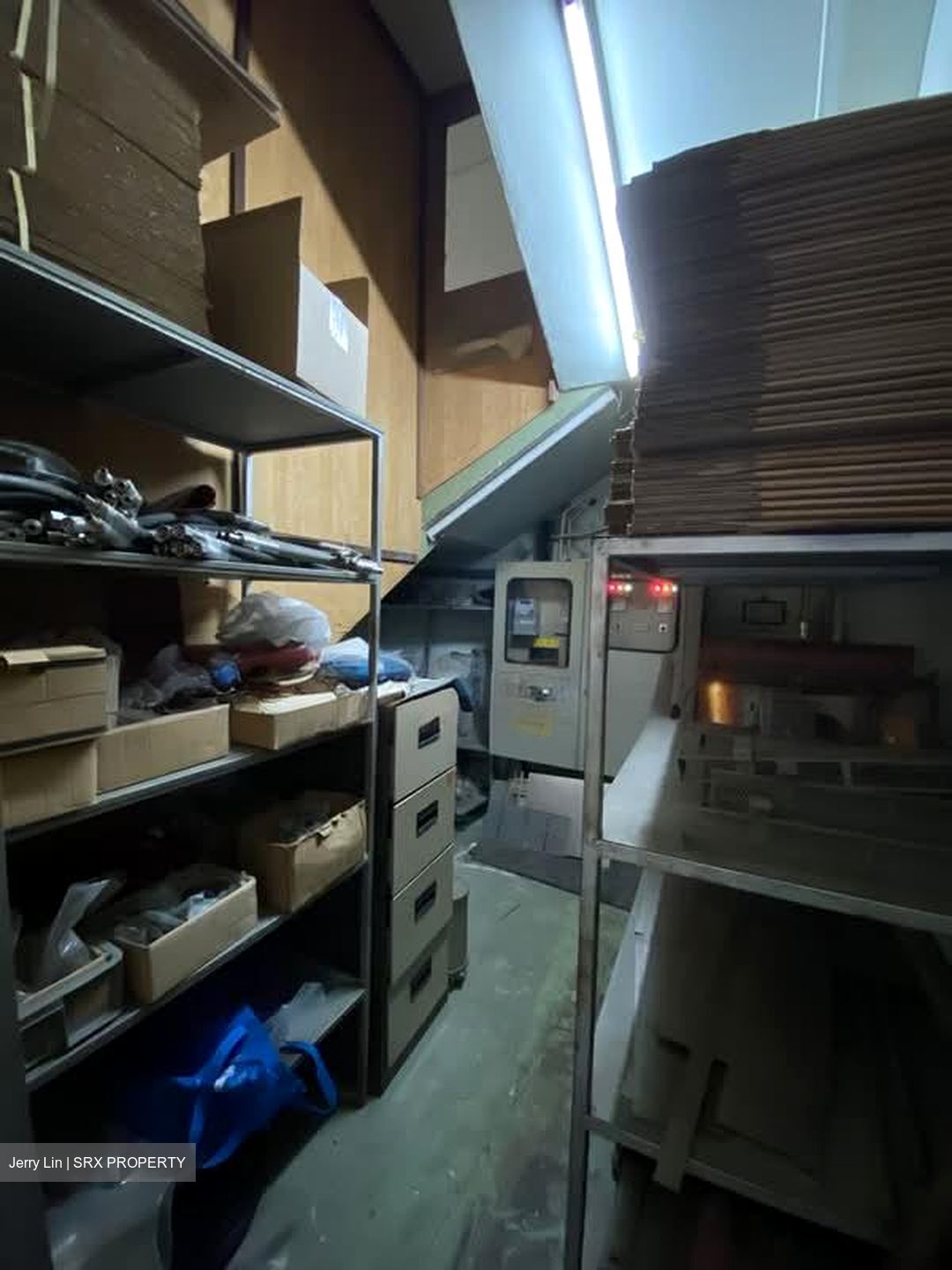 Senang Crescent (D14), Factory #584854501